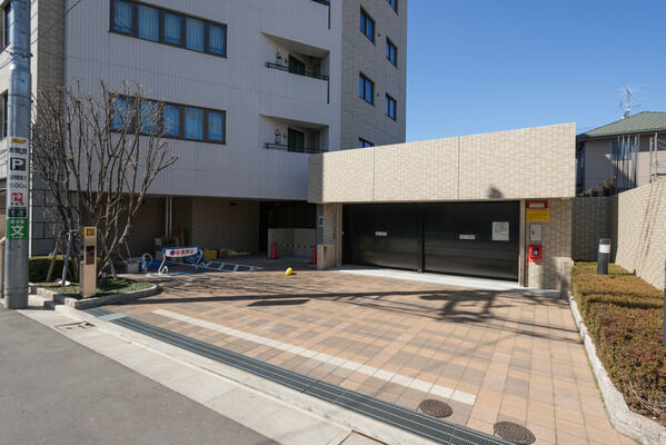 機械式駐車場は21台を収容。自転車置場、バイク置き場も用意しています。		