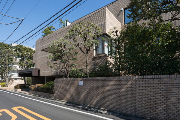 【代々木パークマンション】住戸は通風・採光を考慮した多面設計。自然の恵みを満喫できます。 【代々木パークマンション】住戸は通風・採光を考慮した多面設計。自然の恵みを満喫できます。