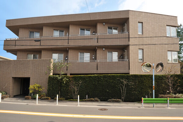 【パークコート荻窪】和の趣あふれるモダンな外観から、住まいの品格が漂います。		