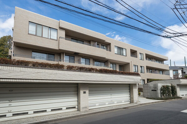 【パークハイム高井戸】全戸南向きで日当りも良好。採光、通風ともに優れています。		