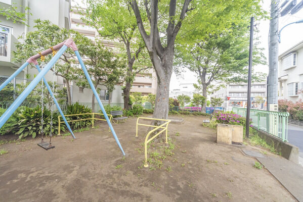 大塚児童遊園　現地より約100m