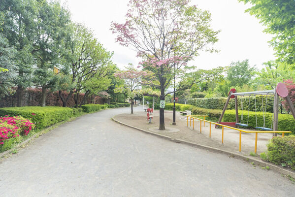 成田西公園　現地より約150m