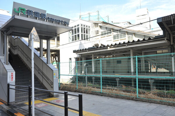 中央・総武線「荻窪」駅は、徒歩18分。		