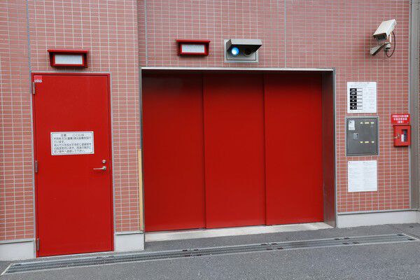 タワー式駐車場を備えており、愛車をしっかりと管理できる。		