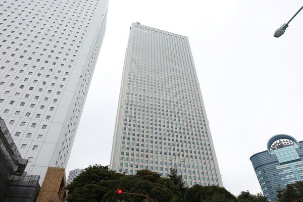 水族館もある「サンシャインシティ」まで約600m（徒歩8分）。