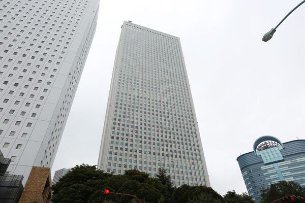 水族館もある「サンシャインシティ」まで約500m（徒歩7分）。