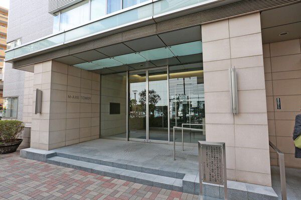 居住者の方の安心と安全のため、有人管理でのシステムを採用しています。		 居住者の方の安心と安全のため、有人管理でのシステムを採用しています。