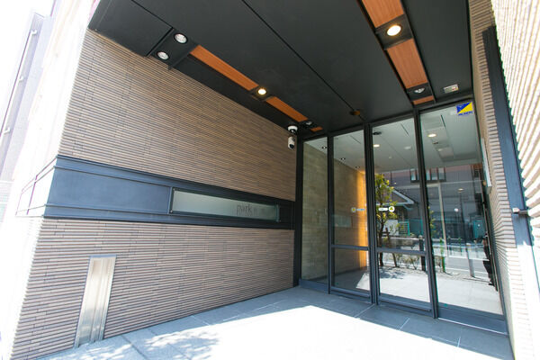 クラシカルな雰囲気を漂わせエントランスは、気品が感じられます。 クラシカルな雰囲気を漂わせエントランスは、気品が感じられます。