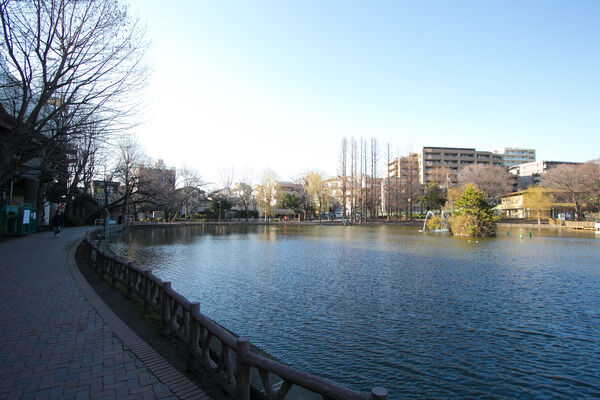 桜の美しい「見次公園」まで約380ｍ（徒歩5分）。