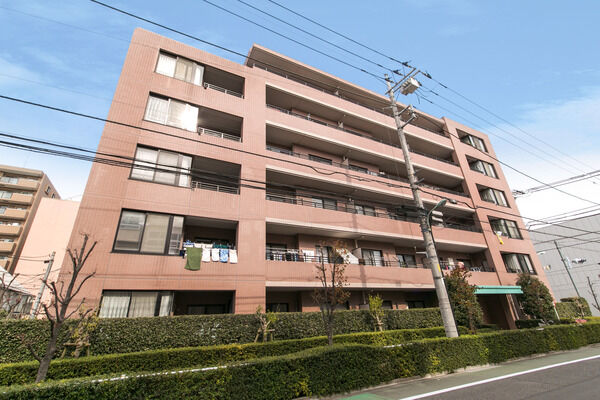 【蓮根城北公園パークホームズ】南向きのバルコニーは日当たりも良好。		