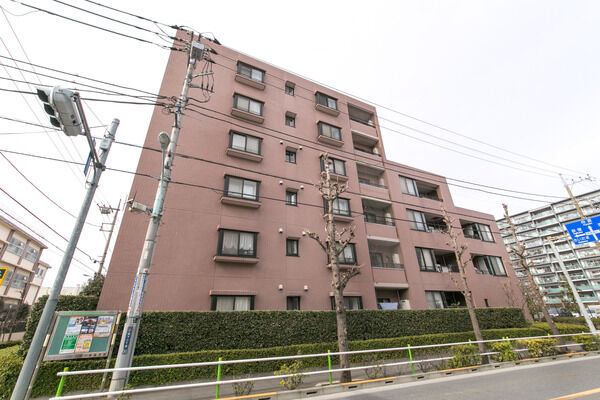 【蓮根城北公園パークホームズ】両隣との壁は、防音・断熱・プライバシーを考慮し、約200㎜を確保。