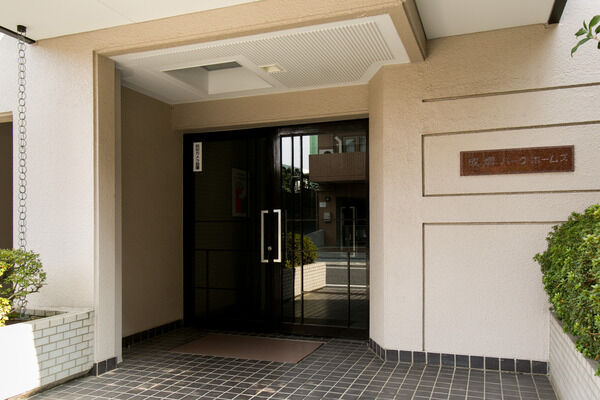 住まう人の帰りや訪れるゲストを優しく迎え入れてくれます。		