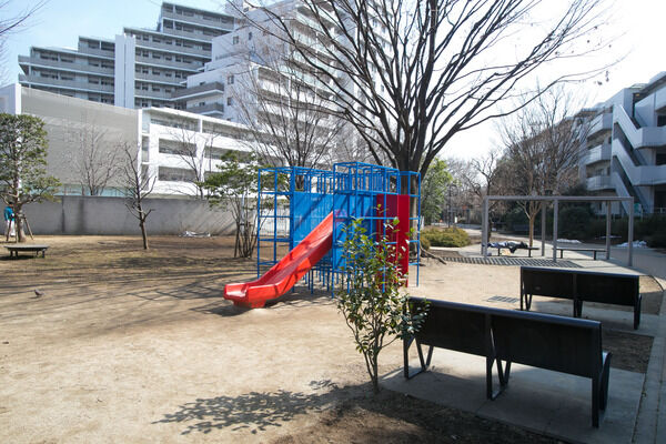 「中新井川児童遊園」まで約280ｍ（徒歩3分）。		