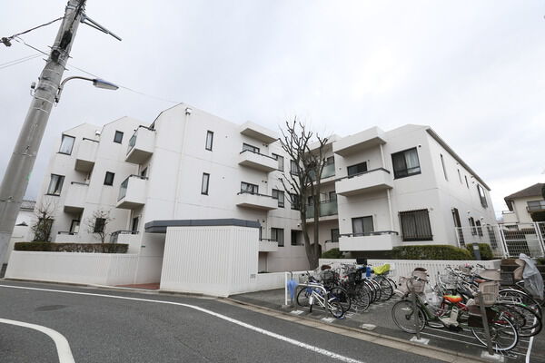 【中村橋タウンホーム】住まう人のゆとりに配慮した「中村橋タウンホーム」。		