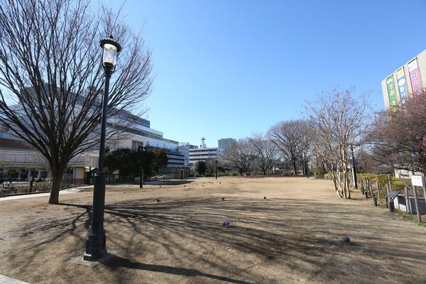 「平成つつじ公園」まで約350m(徒歩5分)。 「平成つつじ公園」まで約350m(徒歩5分)。