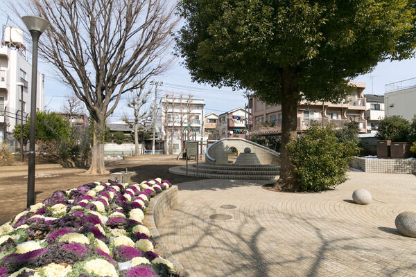 「中村南公園」まで約350ｍ（徒歩4分）。