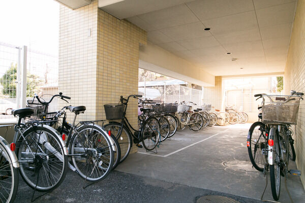 19台設置の駐輪場を敷地内に設置。