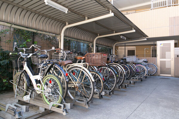 66台収容できる駐輪場を敷地内に設置。