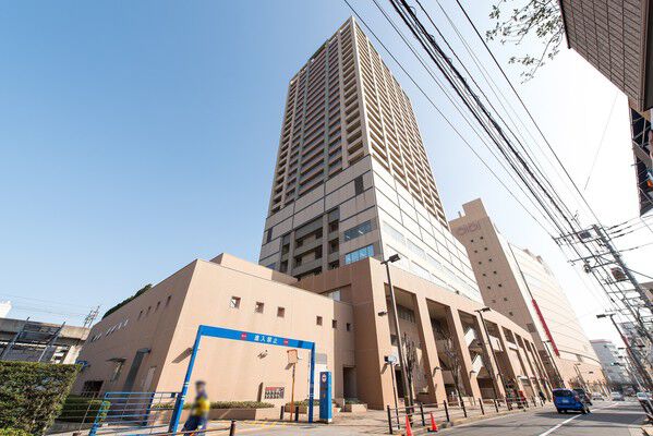 【アトラスタワー北千住】ライトブラウンを基調とした明るい外観デザイン。 【アトラスタワー北千住】ライトブラウンを基調とした明るい外観デザイン。