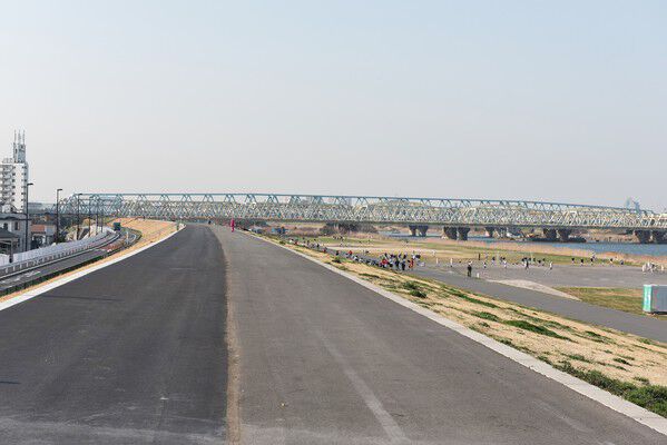 広々とした「荒川日ノ出町緑地」まで約1,000m（徒歩13分）。		