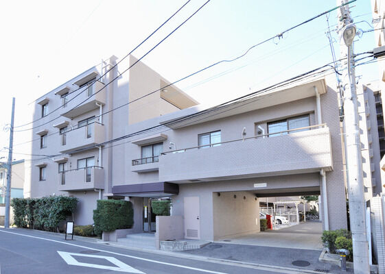 【北葛西パークホームズ】手入れされた植栽がエントランス横に設けられ、癒しを与えています。 【北葛西パークホームズ】手入れされた植栽がエントランス横に設けられ、癒しを与えています。