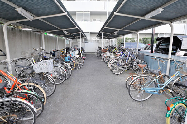 屋根付きの自転車置場は、大切な自転車を雨から守ってくれます。		