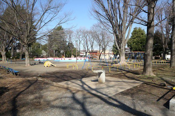 四季を通して多くの人が訪れる「富士森公園」まで約1,600m（徒歩20分）。