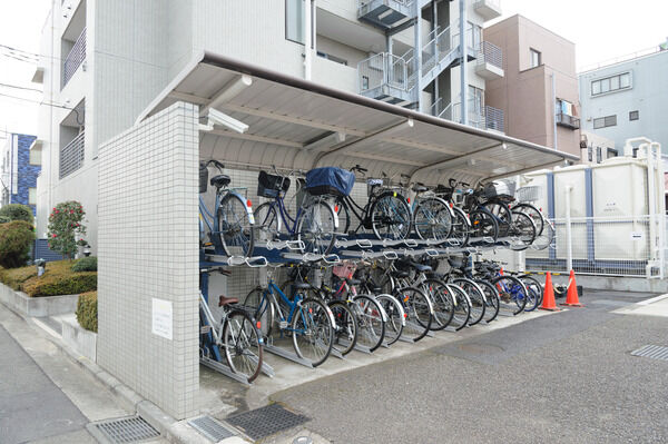30台収容の駐輪場を設置。
