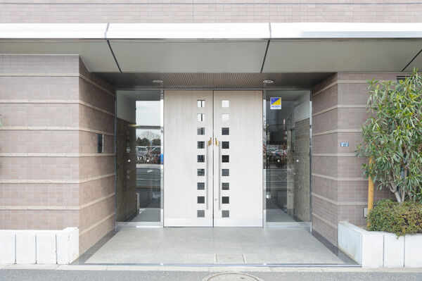 JR中央本線「立川」駅へはドアツードアで約650ｍ（徒歩8分）です。