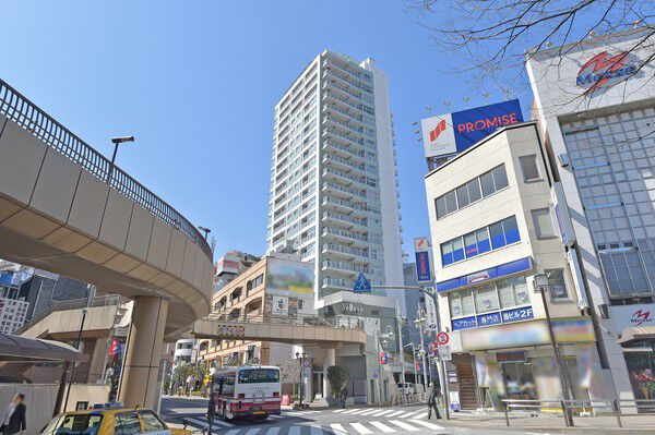 【クレッセント三鷹ザ・タワー】周囲に高い建物が少なく、開放感を兼ね備えたタワーレジデンス。