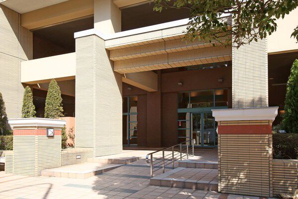 クオリティの高い暮らしを象徴する、優雅なエントランス。 クオリティの高い暮らしを象徴する、優雅なエントランス。