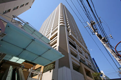 28階建て。最高部は100mを超えてそびえる街のアベニュー。 28階建て。最高部は100mを超えてそびえる街のアベニュー。