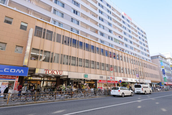 「調布東急ショッピングセンター」まで約520ｍ（徒歩7分）。