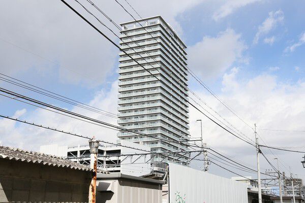 【パークハウスワンズタワー】周辺に高層の建物が少なく、街のランドマークとしての役割も。 【パークハウスワンズタワー】周辺に高層の建物が少なく、街のランドマークとしての役割も。