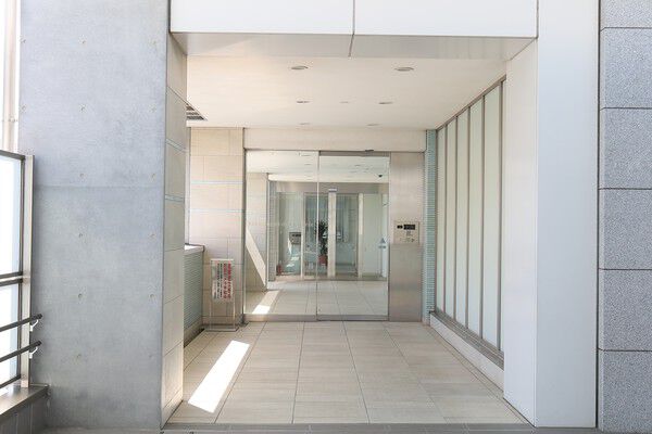 安心とプライバシーを護るダブルオートロックシステム。