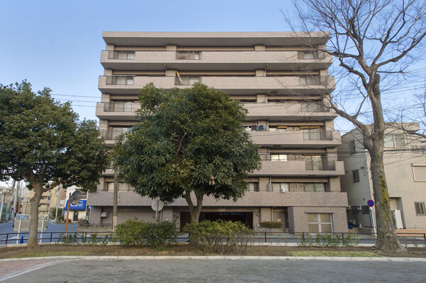 【西横浜パークホームズ】ワンフロア3住戸構成で、プライバシー重視、動線もスムーズ。 【西横浜パークホームズ】ワンフロア3住戸構成で、プライバシー重視、動線もスムーズ。