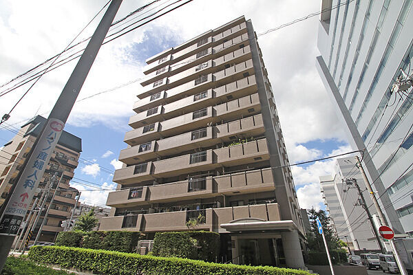 【シャリエ横浜ベイグランデ】格調高いフォルム。