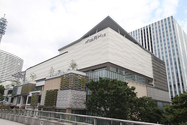 MARK IS みなとみらいより約900m(徒歩12分) MARK IS みなとみらいより約900m(徒歩12分)