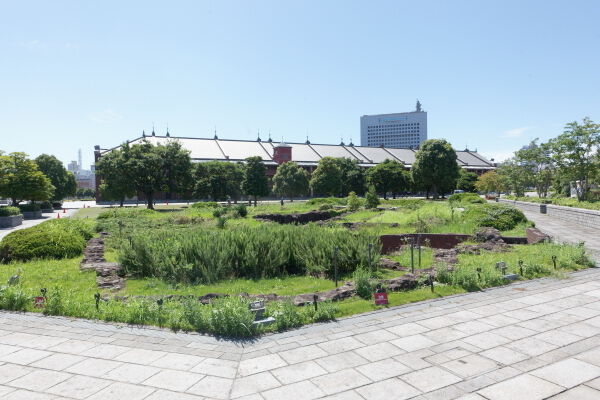 赤レンガパークより約900m(徒歩12分)