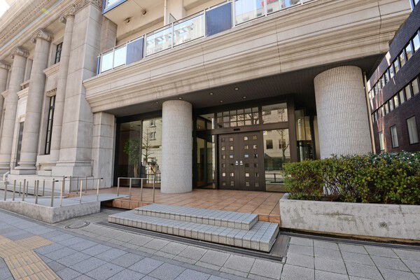 クラシカルな印象を醸し出すエントランス。帰り着くたび住まう誇りで満たされます。		