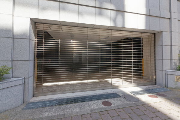 敷地内駐車場あり。