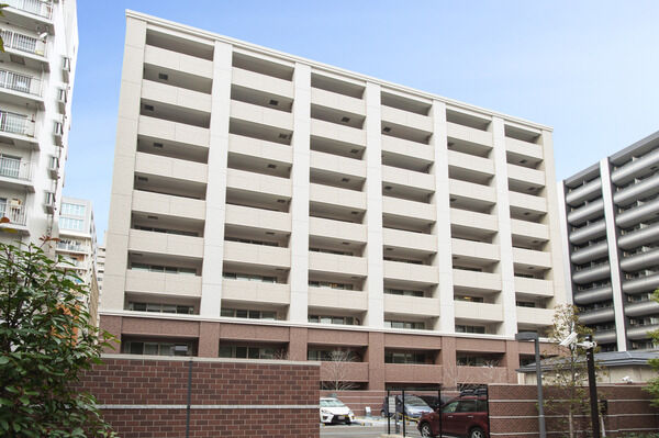 敷地内に51台分の機械式駐車場があります。