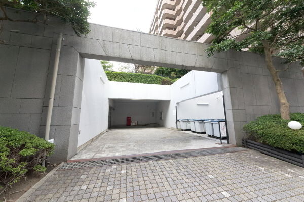 管理の行き届いたダストボックススペース。