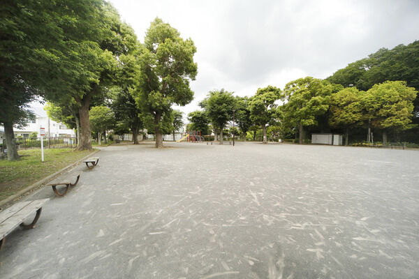 境木第一公園 現地より約200m 境木第一公園 現地より約200m