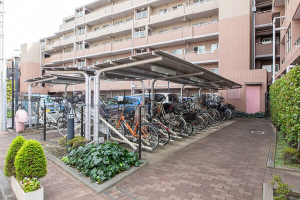 敷地内駐輪場。