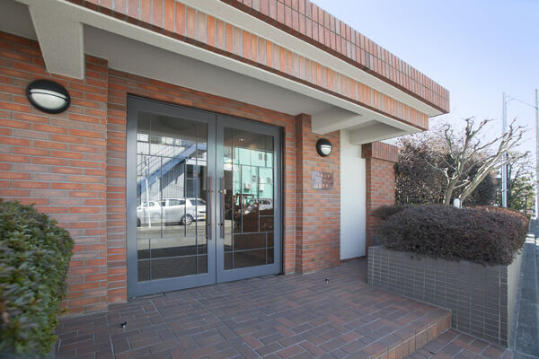 エントランス内には、オートロックシステムを完備。		