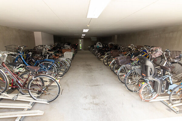 敷地内駐輪場。