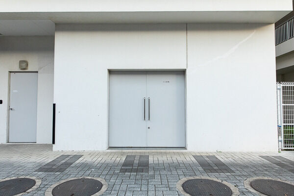 駐車場入り口脇に、洗車スペースを設置。