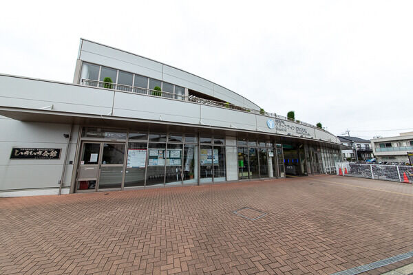 日吉本町駅前ロータリーより約400m(徒歩5分)