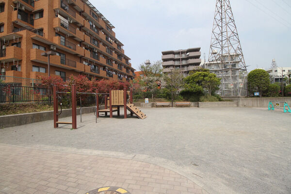 大豆戸堀上第二公園　現地より約100m